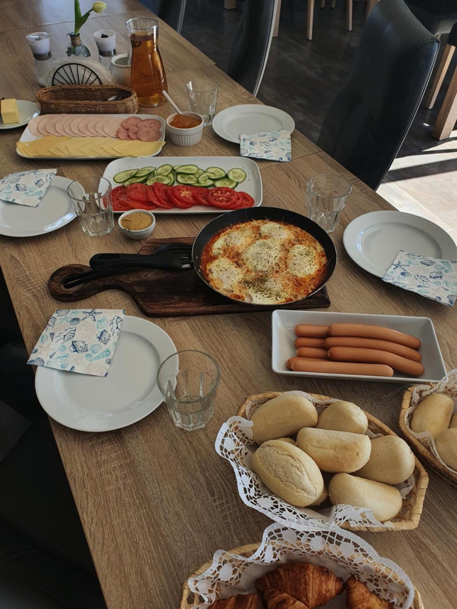 Zakatek Baltyku - Domki Letniskowe Nad Morzem I Jeziorem Jezierzany Exterior photo